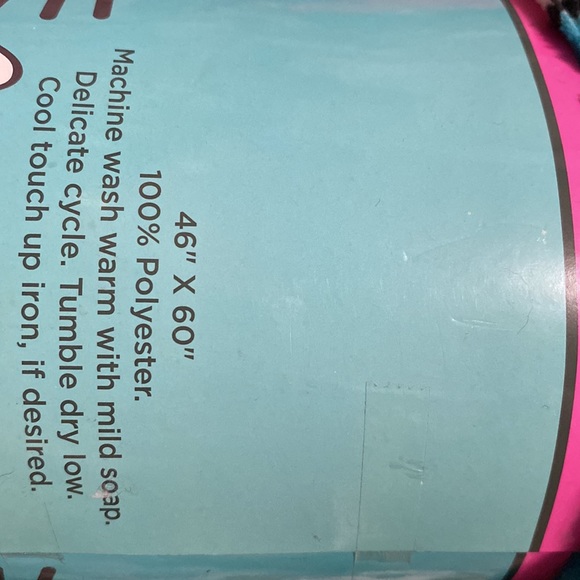 Throw blanket new with tags - Picture 3 of 4